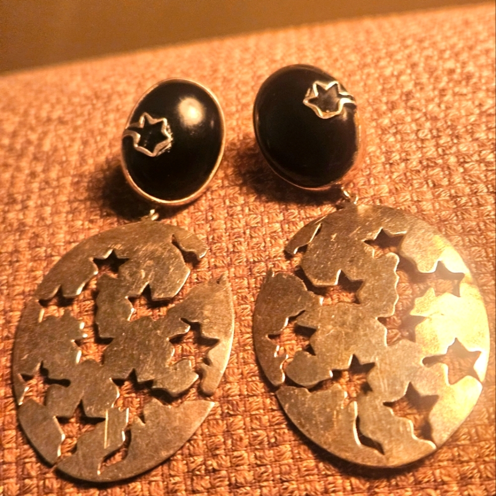 UNIQUE STERLING& ONYX BIG DANGLE EARRINGS.ABSTRACT STAR CUTOUTS.2.5"×1.5".LIGHT!